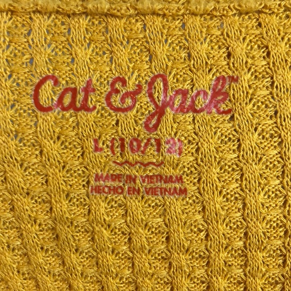 Girl’s Cat and Jack Top - Picture 3 of 4